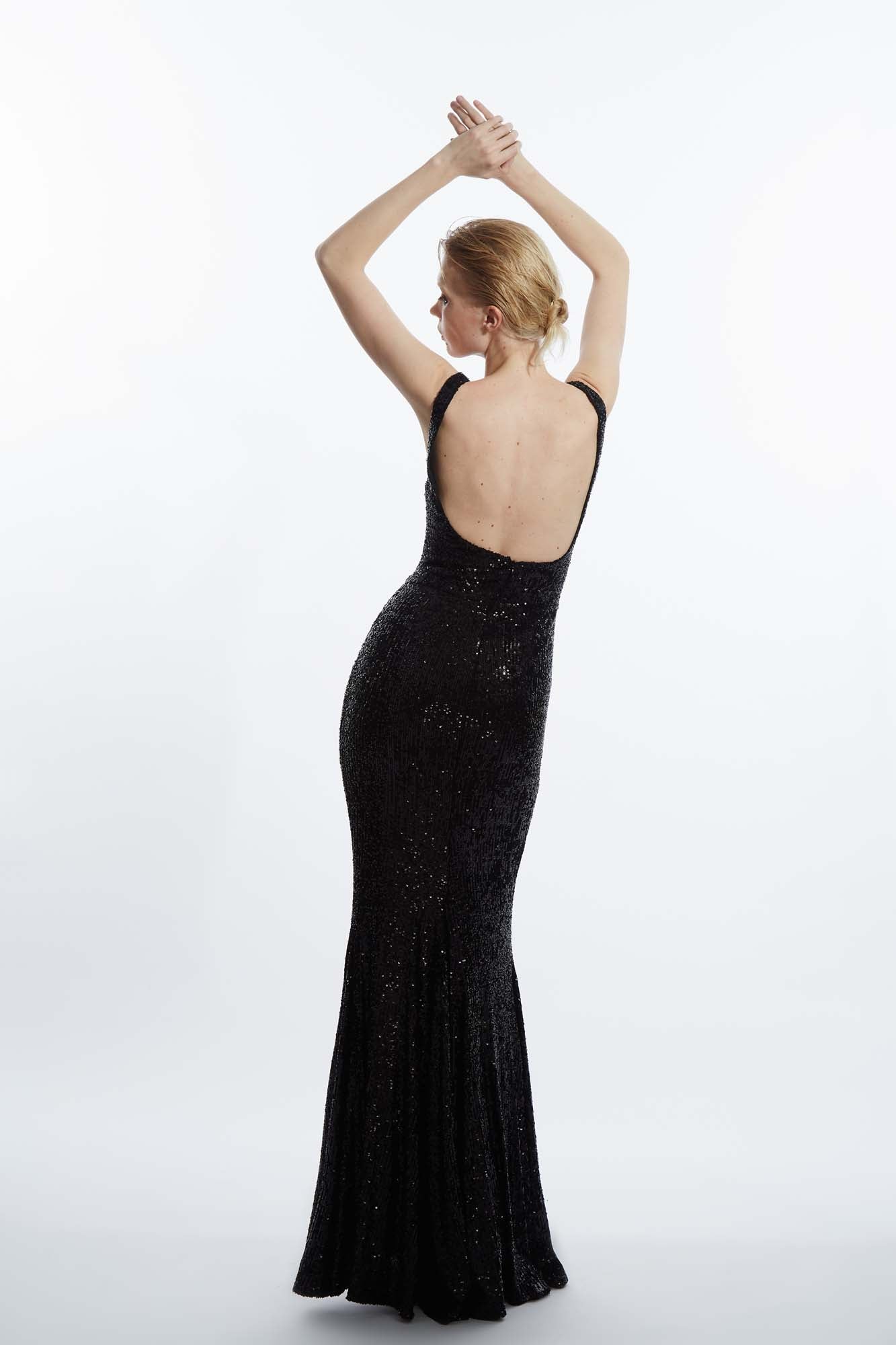 BINGBLACKDRESSJOLINA3.jpg