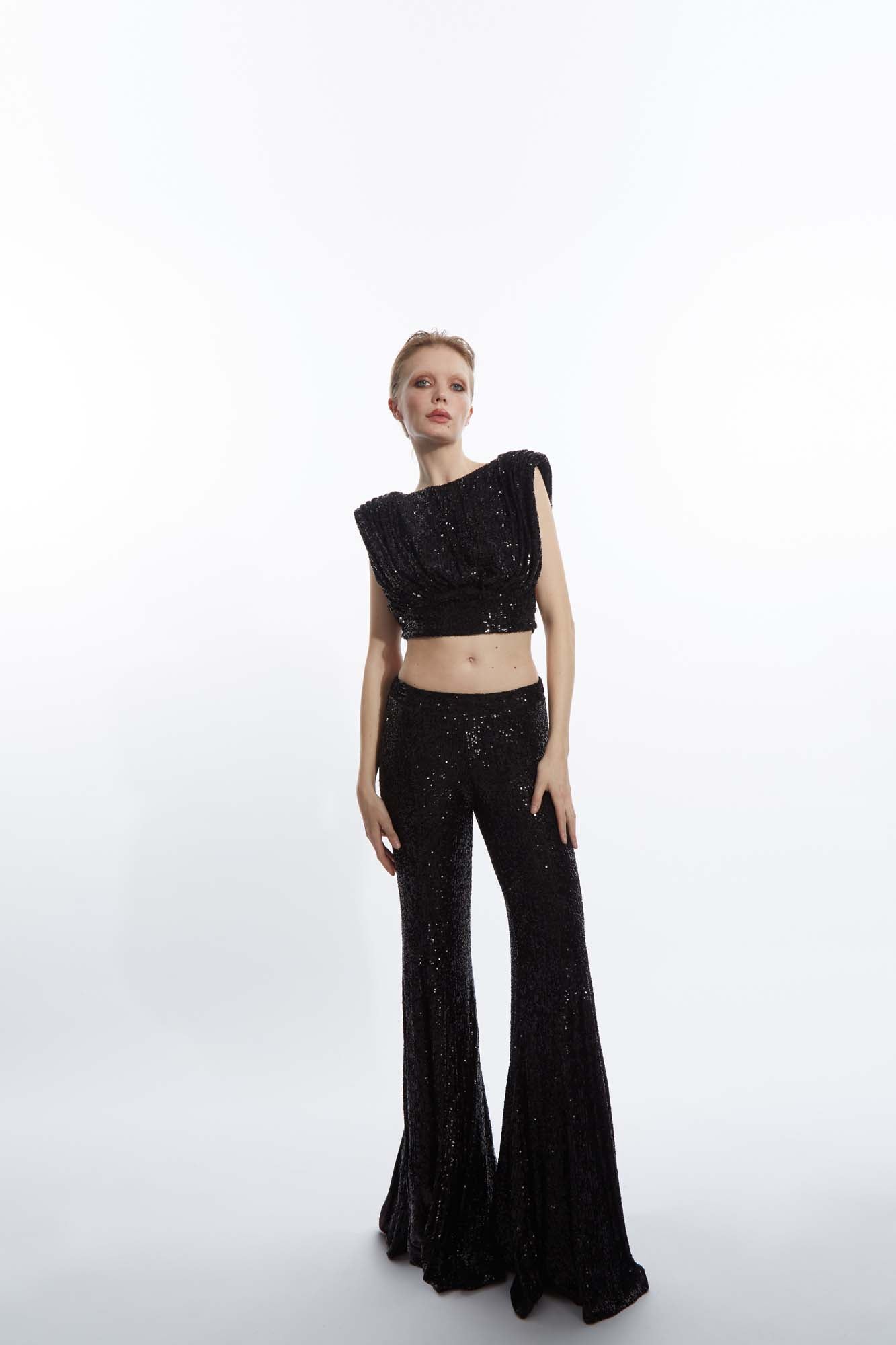 CHER black croptop