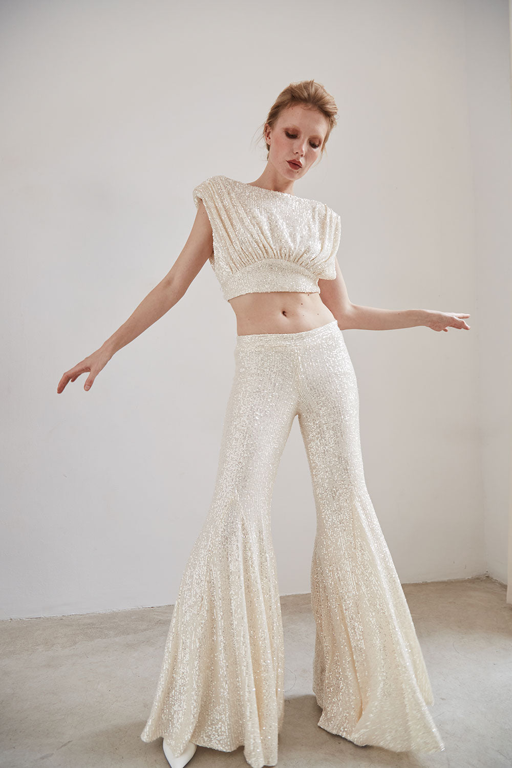 CHERWHITEPANTSJOLINA2.jpg