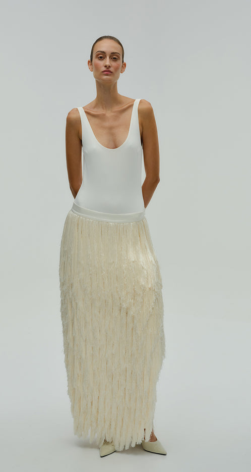 Slow exit skirt