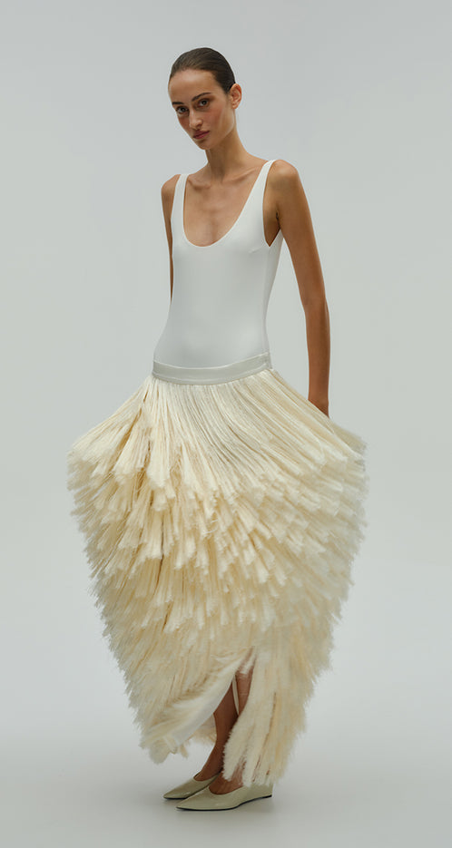 Slow exit skirt