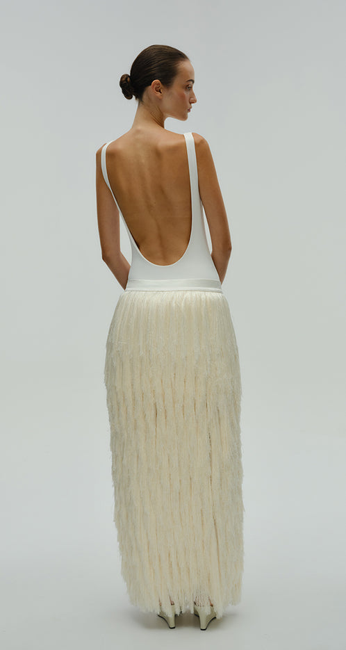Slow exit skirt