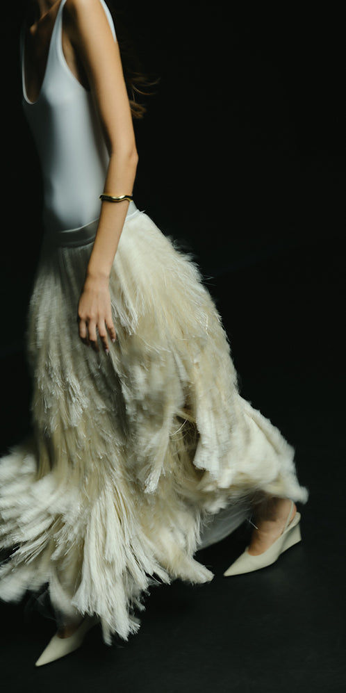 Slow exit skirt